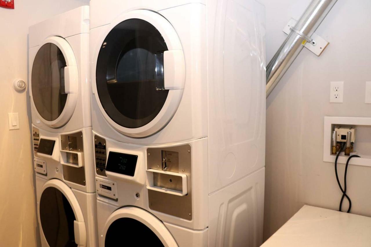 A Stylish Stay W/ A Queen Bed, Heated Floors.. #15 Brookline Exterior photo