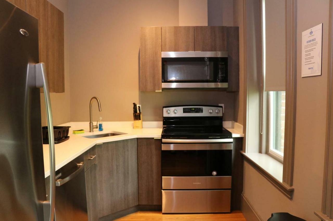 A Stylish Stay W/ A Queen Bed, Heated Floors.. #15 Brookline Exterior photo